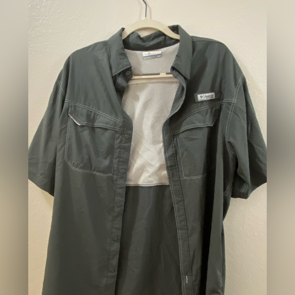 Columbia charcoal sporting fishing button up shirt